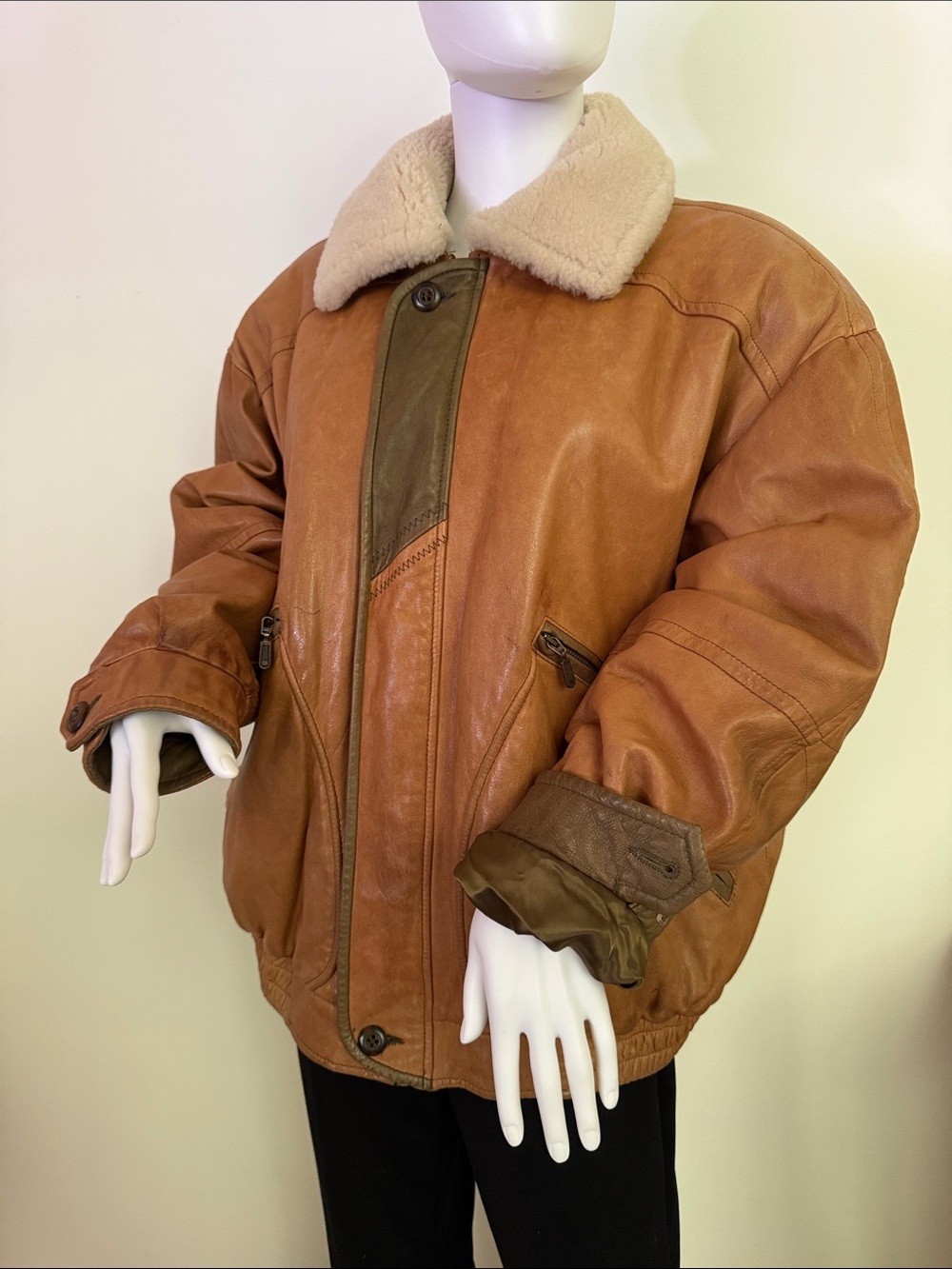 Made in 🇫🇮. Lambskin jacket, Zip out collar and rich printed wool lining.